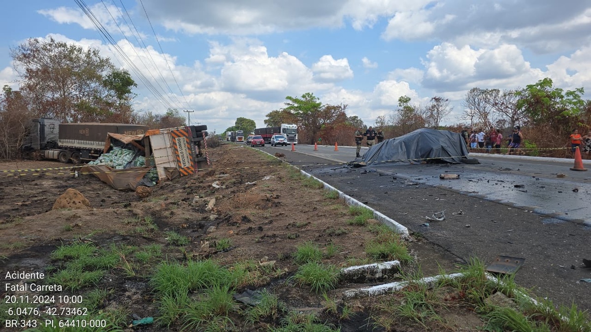 Colisão deixa 4 mortos na BR-343
