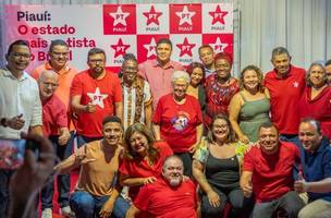 Festa no PT em torno dos prefeitos e vereadores eleitos (Foto: Reprodução)
