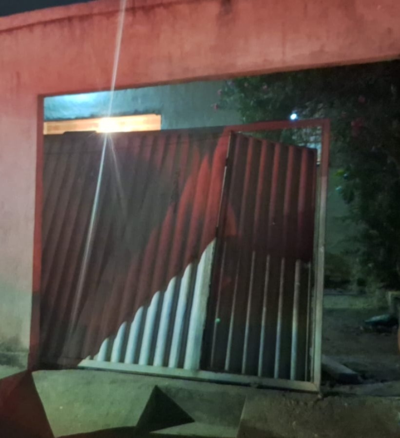 Homem atira em vizinho e esfaqueia outro durante briga na zona Sul de Teresina
