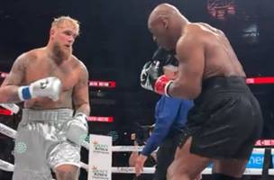 Jake Paul e Mike Tyson (Foto: Reprodução/Netflix)
