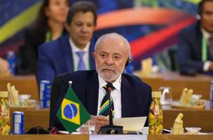 Lula e príncipe herdeiro de Abu Dhabi assinam acordo durante agenda bilateral. (Foto: Reprodução/Tomaz Silva/Agência Brasil)