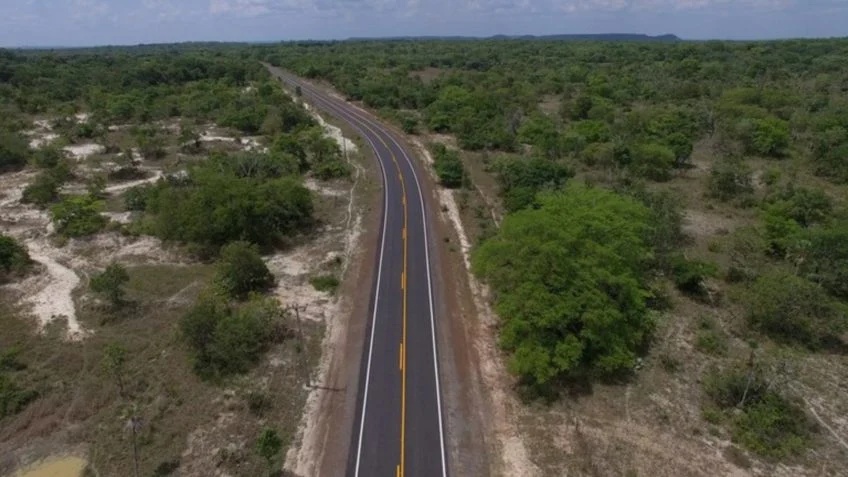 Manutenção rodoviária de trechos das BR-343 e BR-226