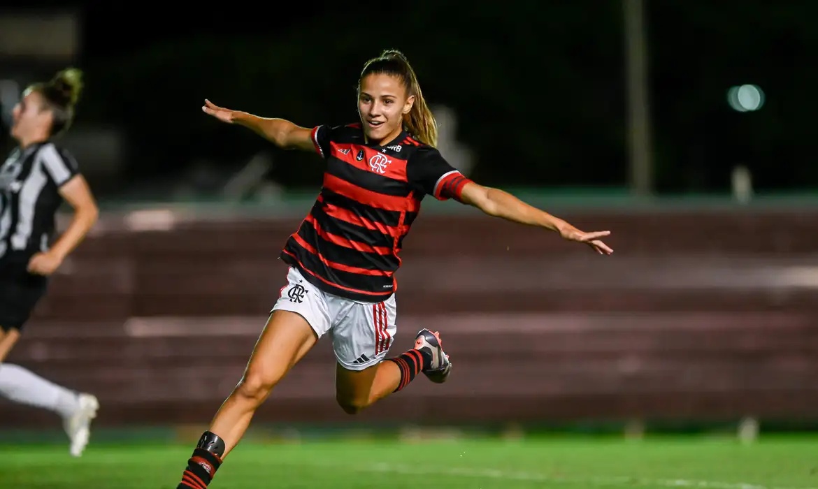 Meninas da Gávea vencem por 7 a 0, conquistando o primeiro título da equipe.