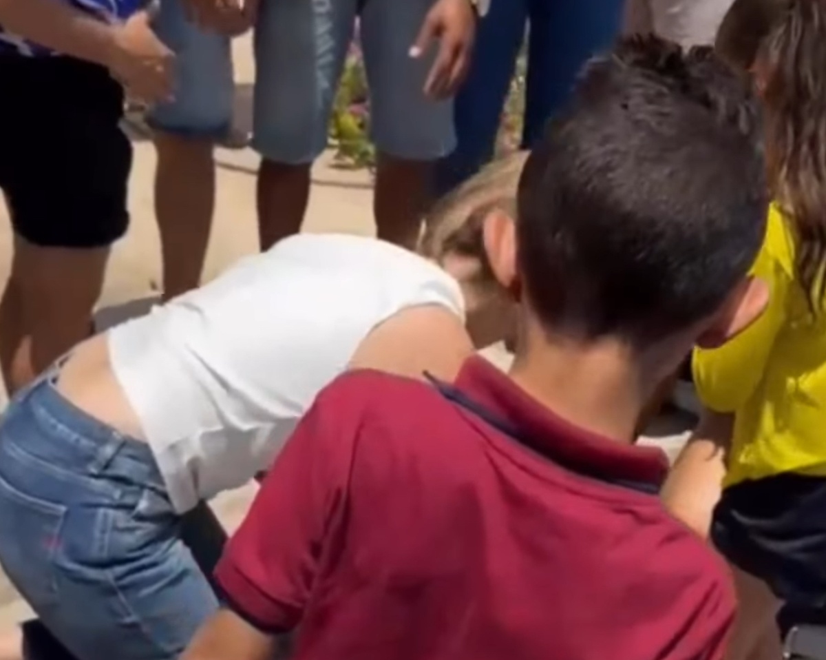 Momento em que a parlamentar prestou os primeiros socorros