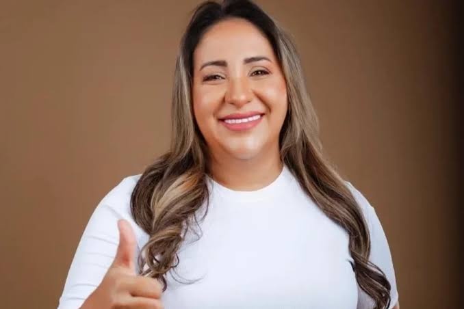 Pauliana Ribeiro. Nada é dificil. Ela tentou sair do Processo…