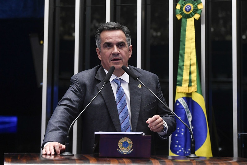 propõe emenda para facilitar acesso a exames médicos na reforma tributária