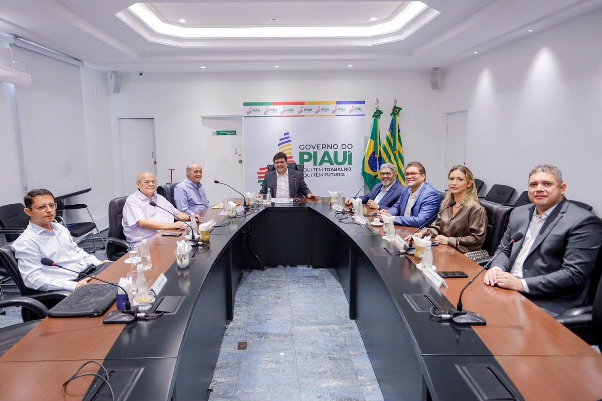 Rafael no seu primeiro encontro com Silvio Mendes (e charles) depois da eleição