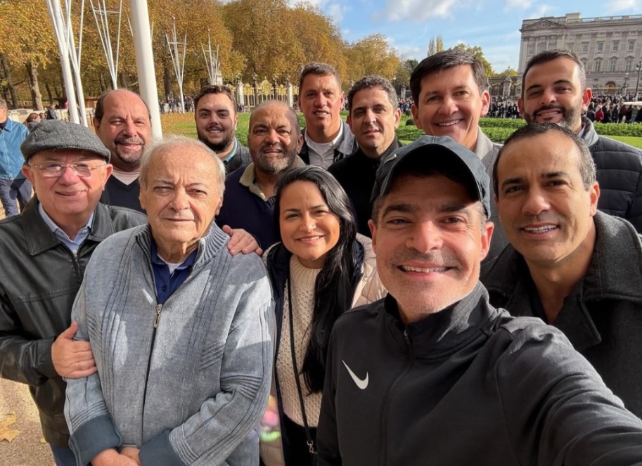 Silvio Mendes com prefeitos eleitos do União Brasil, em Londres