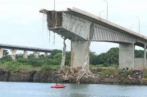 A queda da ponte em resultou em 11 mortes confirmadas e 6 desaparecidos. (Foto: Reprodução/Corpo de Bombeiros)