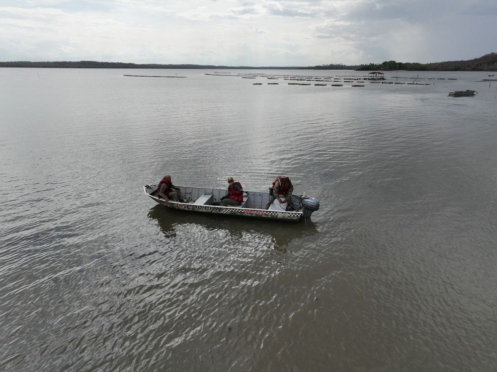 apreensão de quatro mil metros de rede de pesca ilegal no Piauí