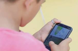 aprova projeto para restringir uso de celular em escolas (Foto: Senado)