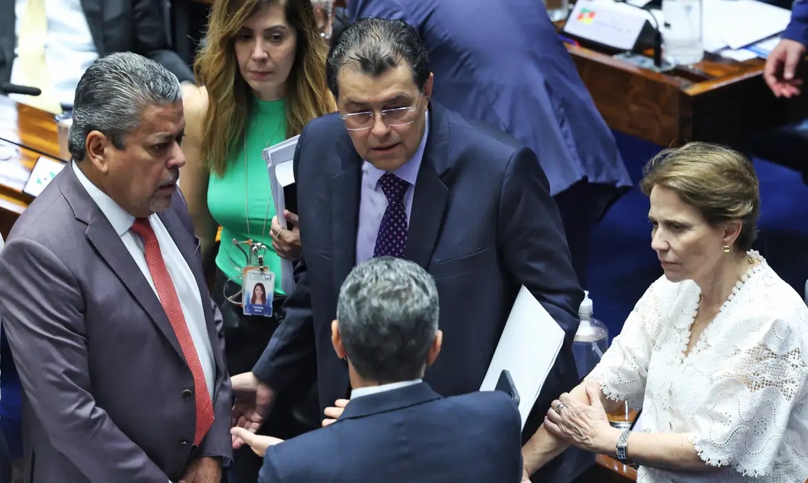 aprova regulamentação da reforma tributária
