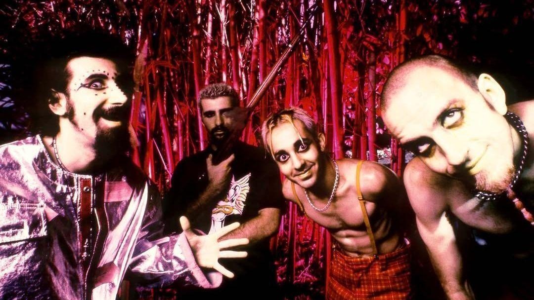Banda System of a Down no material de divulgação do álbum "System Of A Down"• Bob Berg