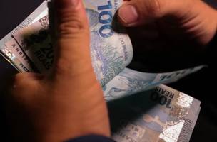 Com a implementação da nova fórmula, o salário mínimo de 2025 deverá ser de R$ 1.518. (Foto: Reprodução/Marcello Casal Jr/Agência Brasil)