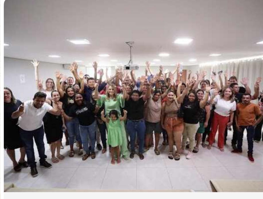 Deputada Ana Paula em festa com os conterrâneos.