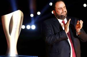 Evangelos Marinakis, dono do Olympiakos e do Nottingham Forest, tem interesse no Vasco (Foto: Reprodução)