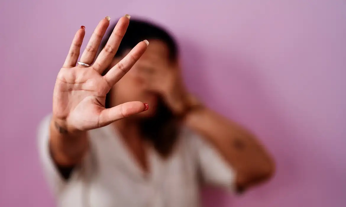 Lança guia sobre prevenção a feminicídios