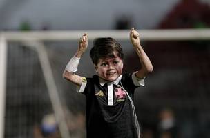 Mini torcedor, Gui Moreira. (Foto: Reprodução/Matheus Lima/Vasco)