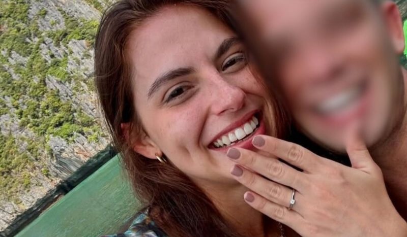 Noivado recém-anunciado de Carolina é ofuscado por incêndio.