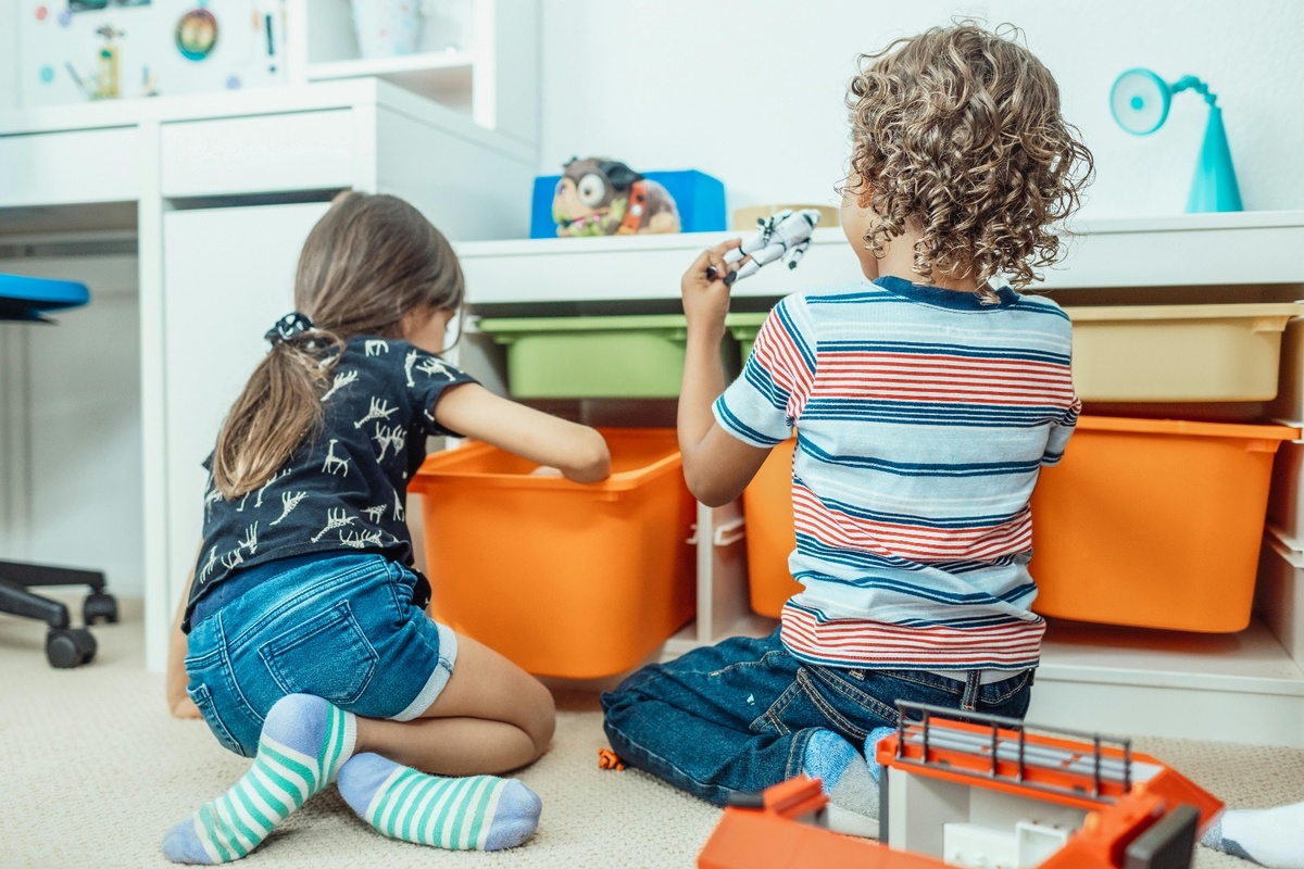 O acesso a serviços sociais e psicológicos é apontado como essencial para minimizar os impactos da orfandade.