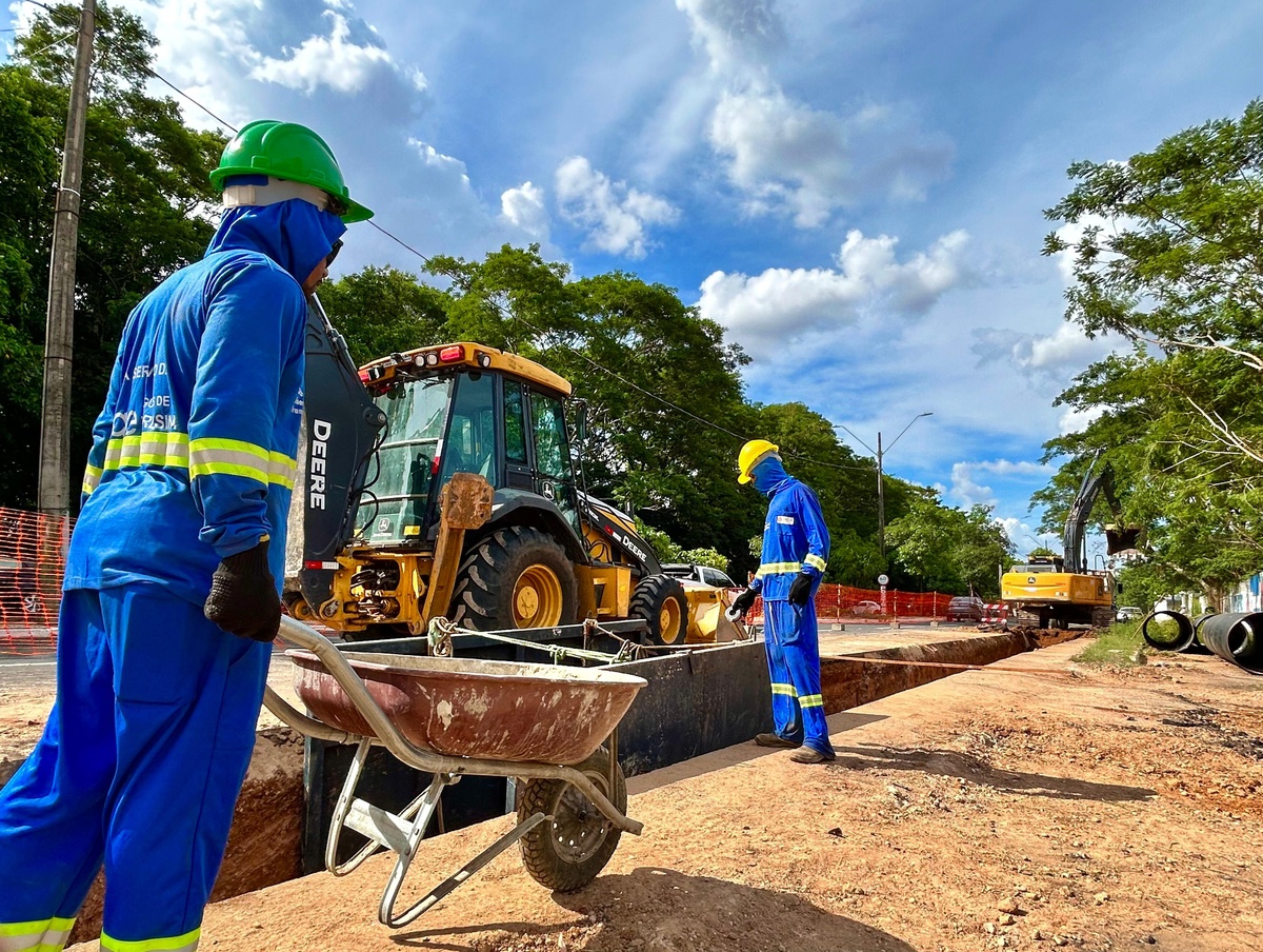 Obras de esgoto Pirajá