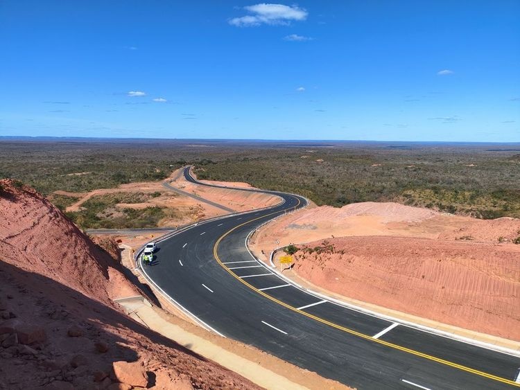 Pavimentação de rodovia na Serra do Quilombo