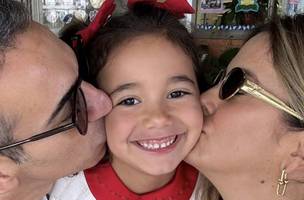 Tici Pinheiro mostrou que compareceu com o marido à apresentação da filha• Instagram/Tici Pinheiro (Foto: • Instagram/Tici Pinheiro)