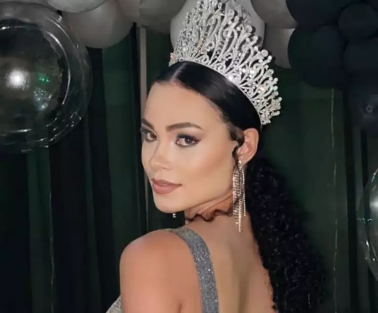 Carla Cristina afirma ter informado ter uma filha de 1 ano e 8 meses e ter confirmação de sua legibilidade para premiação pela organização do evento.