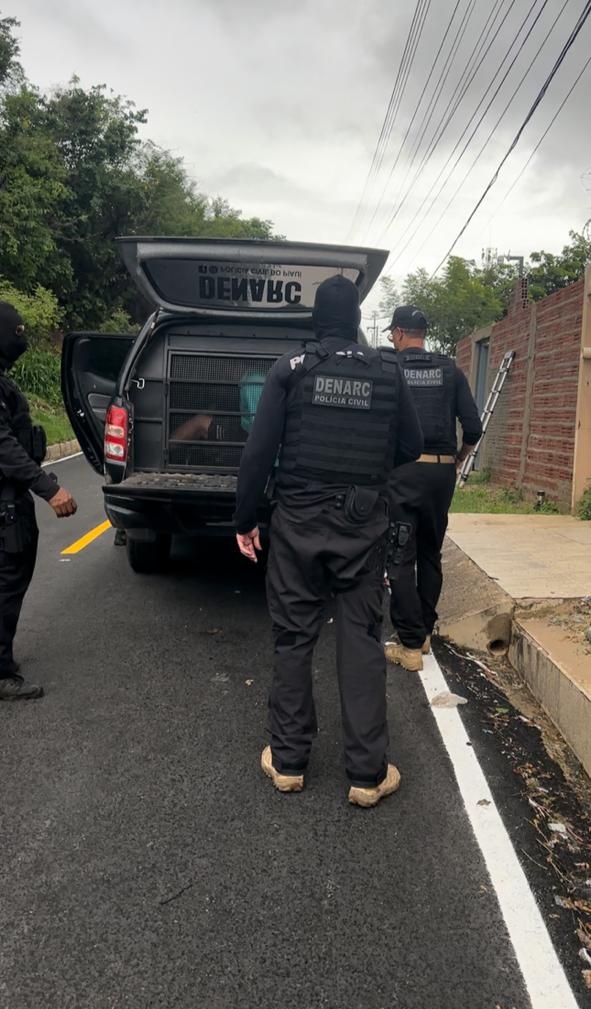 Denarc prende membro de facção criminosa no bairro Pedra Mole