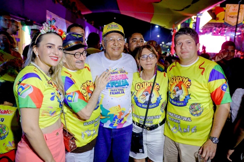 Dr. Pessoa comparece no bloco “Capote da madrugada”