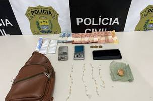 foram apreendidas 27 pedras de crack (Foto: Divulgação/Polícia Civil)