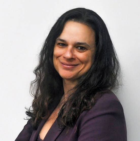 Janaína Paschoal aplaude o corte dos salários de general e coronel no Partido Liberal