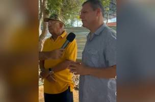Joaquim do Arroz usa a amizade com o prefeito para levar levar água, quadra esportiva as comunidades. Mas já está pulando para o lado do PT (Foto: Reprodução)