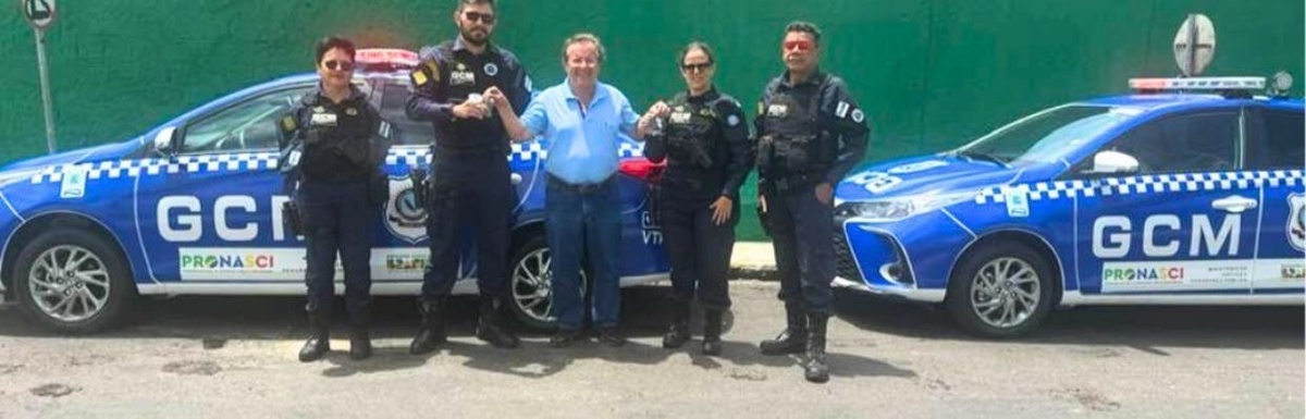 Maurício Machado entrega duas viaturas à GCM de Parnaíba