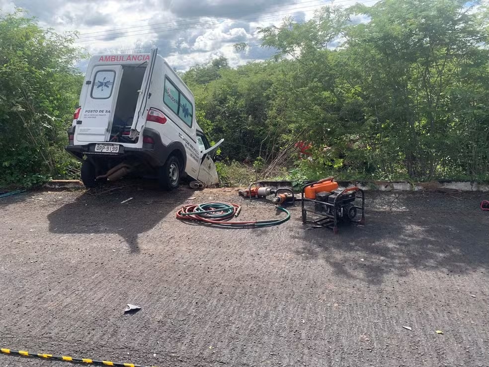 Motorista de ambulância morre em acidente na rodovia PI-143, em Oeiras