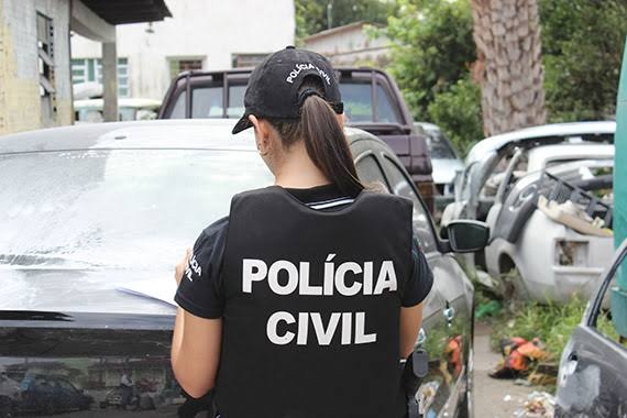 Mulher policial civil