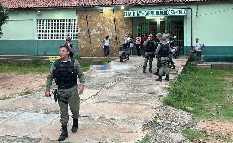 O estudante foi assassinado por um homem que invadiu as dependências da escola