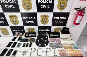 Objetos apreendidos durante a prisão da mulher (Foto: Reprodução / Polícia Civil do Piauí)