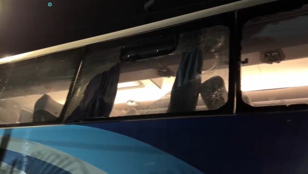 Ônibus depredado