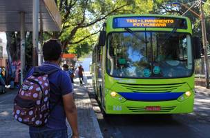 Redução no transporte público em Teresina, no carnaval. (Foto: Reprodução / Google Imagens)