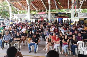 Reunião dos policiais civis do Piaui neste sábado decidiu enfrentar o governo para atender as reivindicações (Foto: Reprodução)