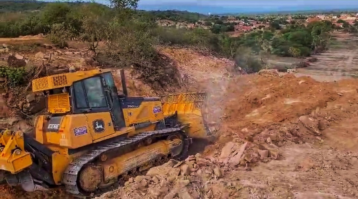rodovia que interliga os municípios de Domingos Mourão, no Piauí, e Carnaubal, no Ceará.