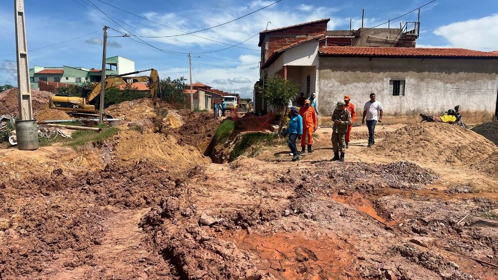 Trabalhador fica soterrado em acidente nas obras de galeria de águas pluviais em Oeiras