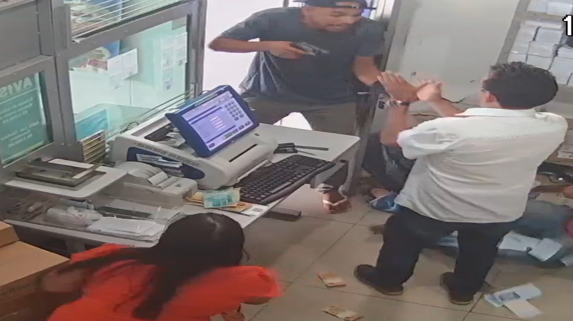 Assaltante invadiu área interna da lotérica