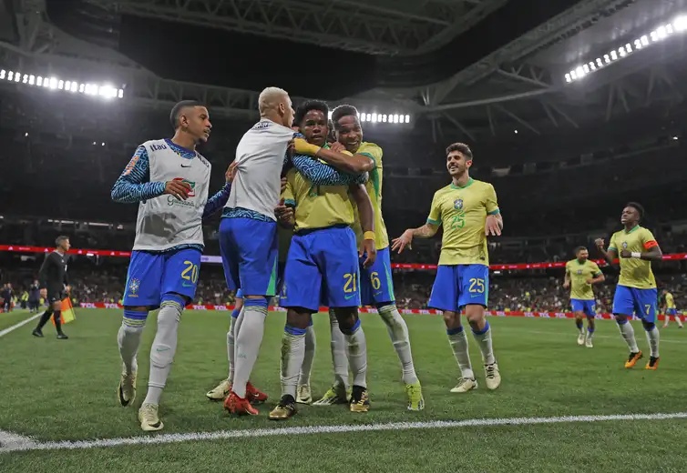 Brasil empatou com a Espanha em 3 a 3