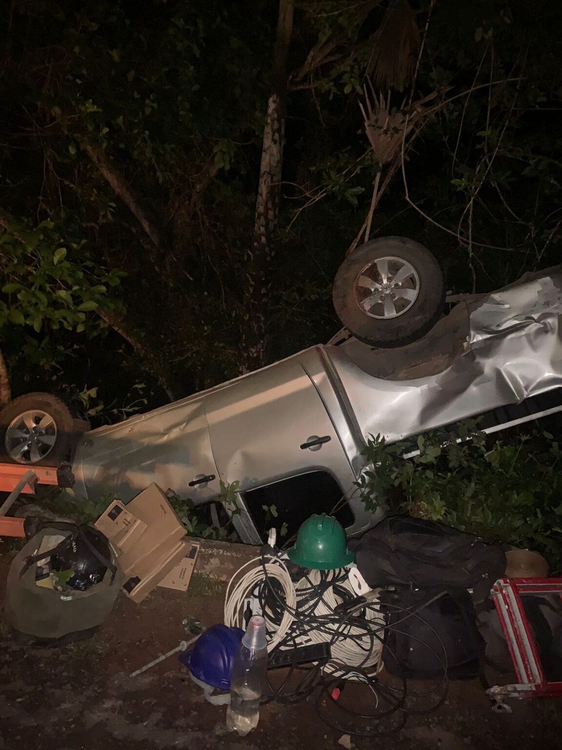Carro perde controle e capota em União