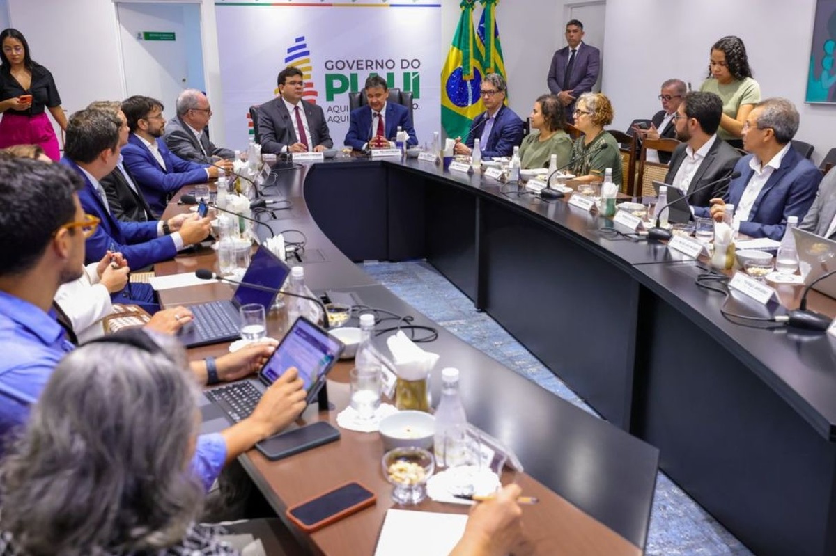Fonteles em Reunião para tratar do combate à fome