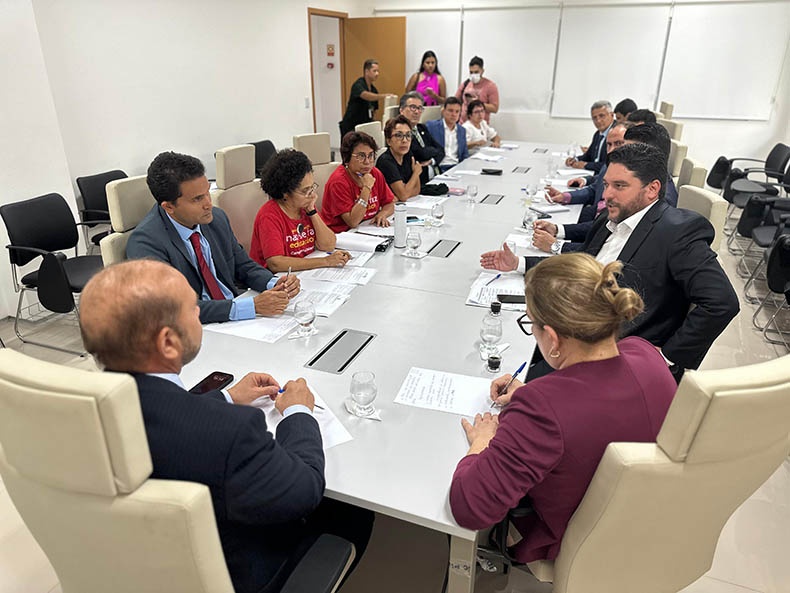 Governo do estado fecha acordo com docentes da Uespi