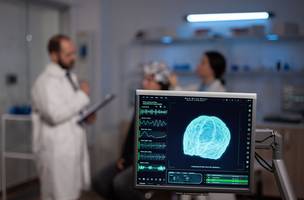 Implante cerebral (Foto: Reprodução/Freepik)
