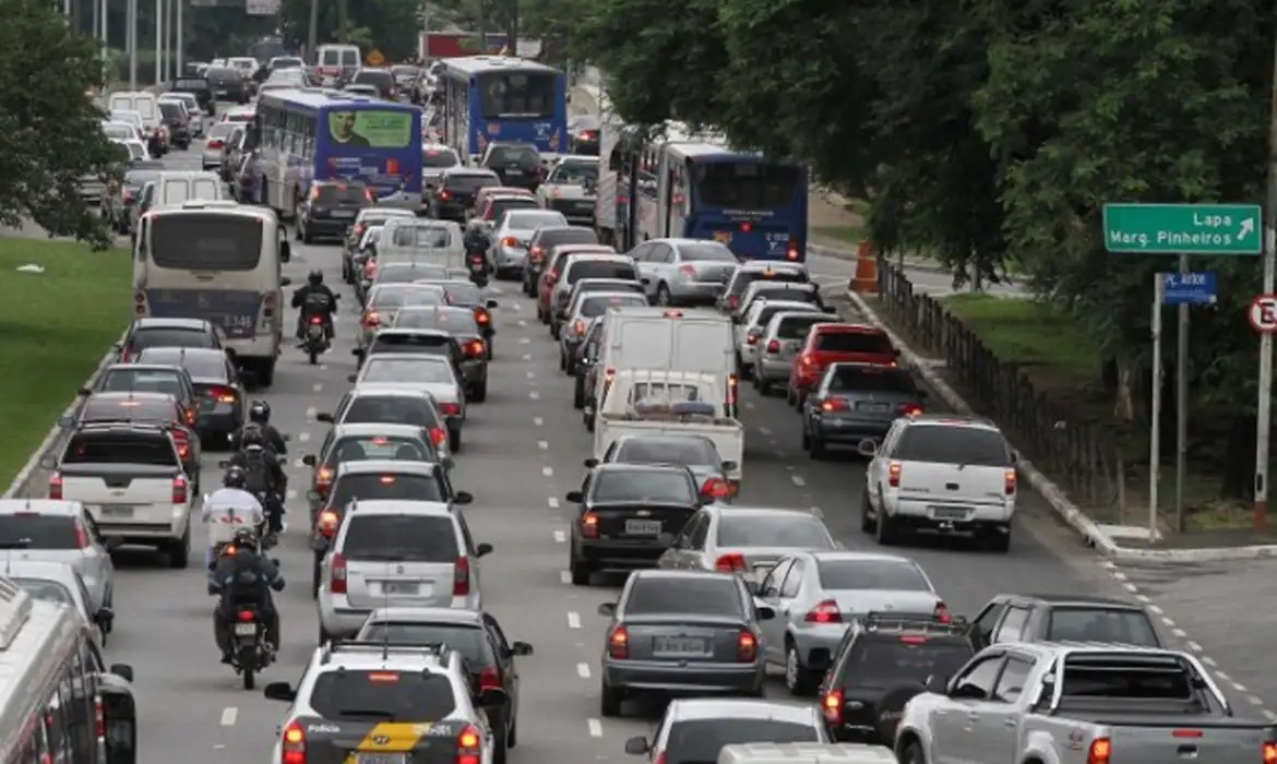 isenta IPVA de carros velhos